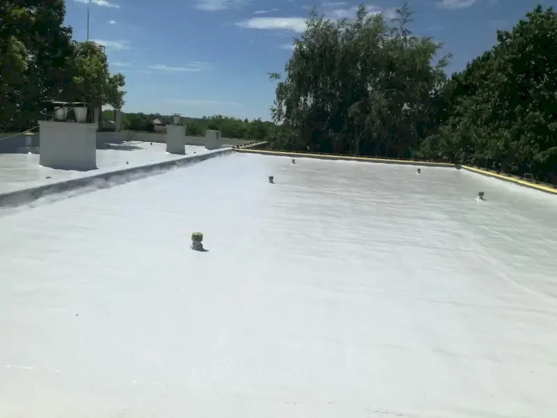 Closed-cell spraying systems